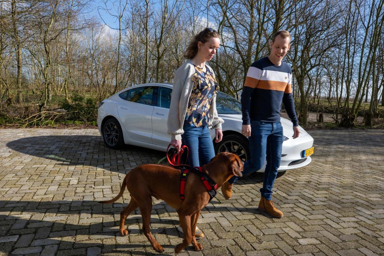 Waterlodges Leeuwarden Weidum Buitenkant foto