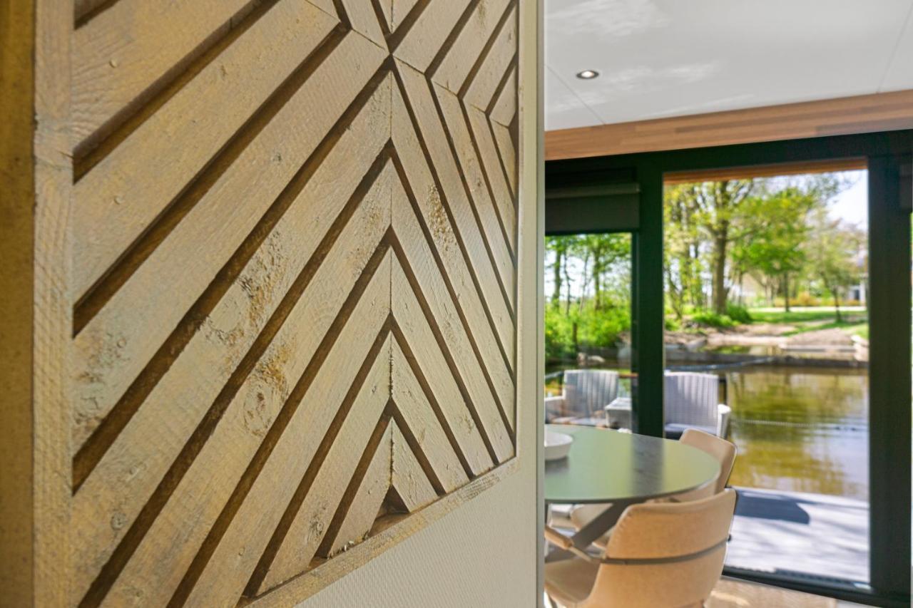 Waterlodges Leeuwarden Weidum Buitenkant foto
